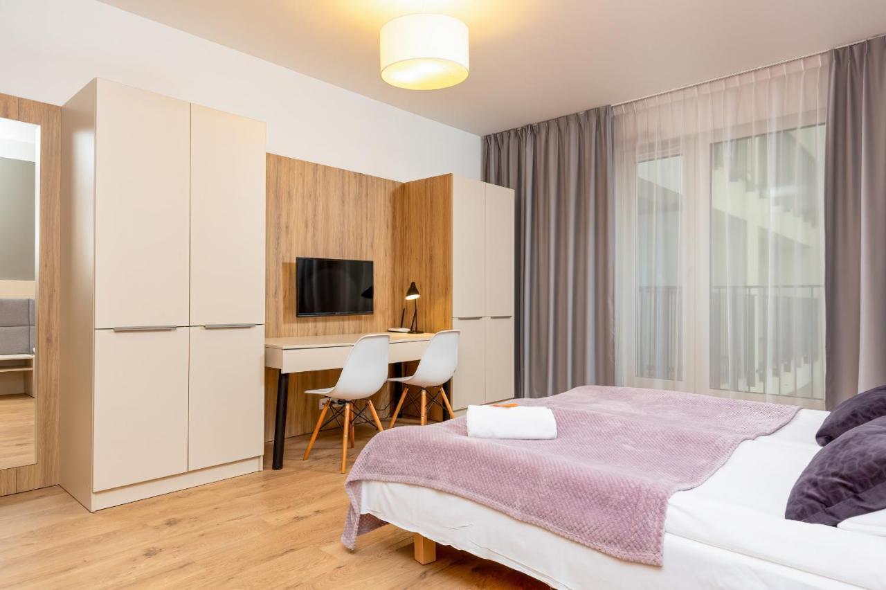 Wolska Residence Apartments With Parking By Noclegi Renters 华沙 外观 照片