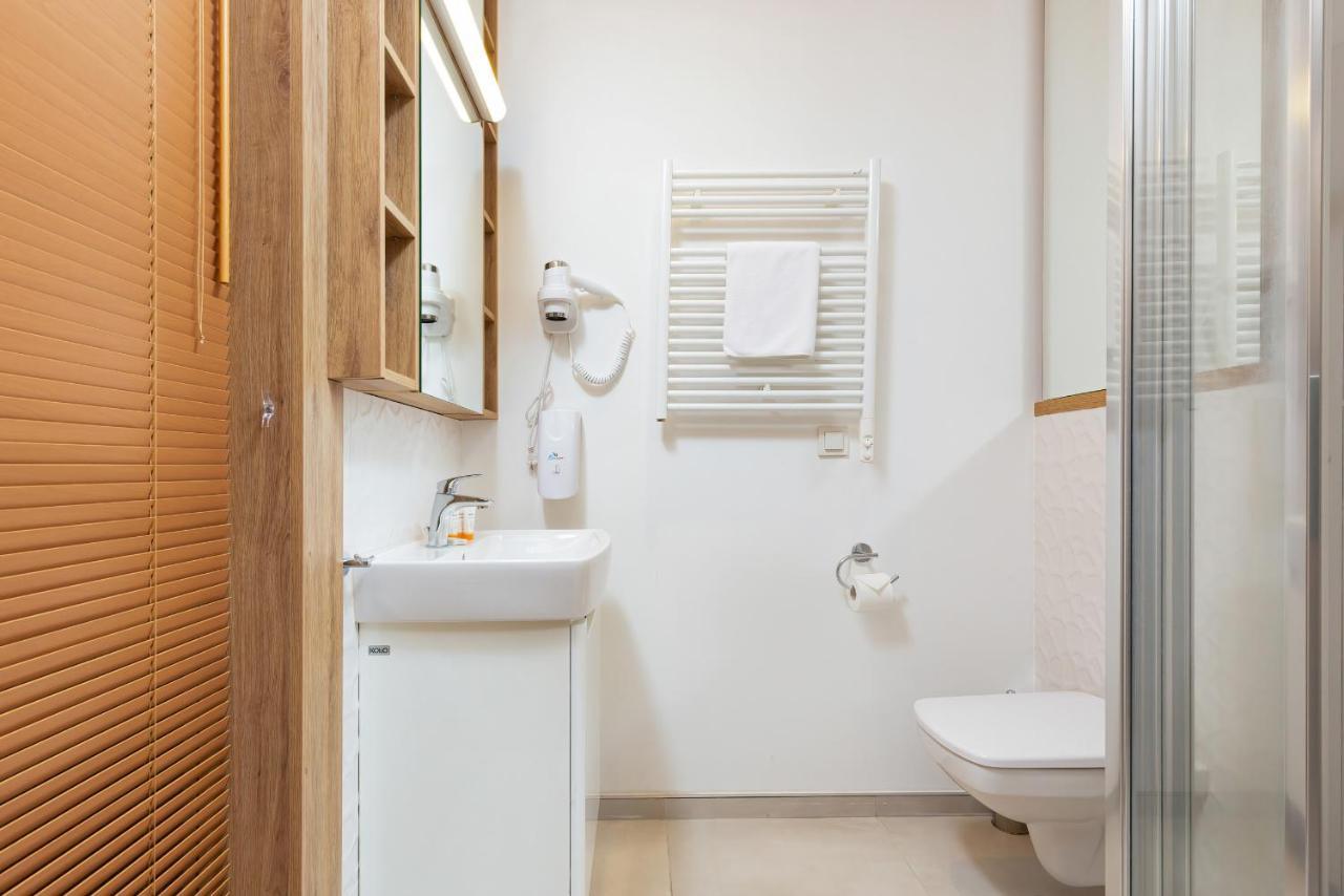 Wolska Residence Apartments With Parking By Noclegi Renters 华沙 外观 照片