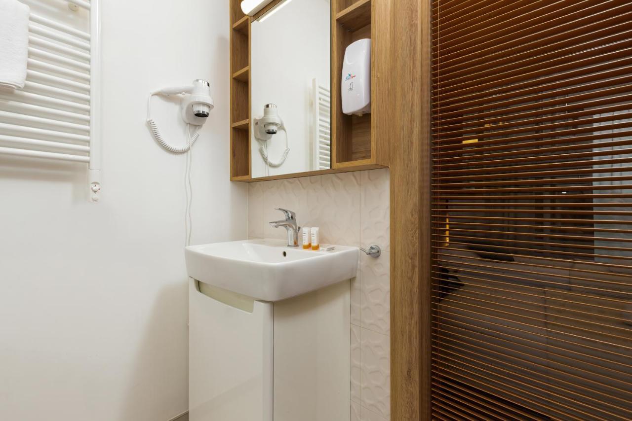 Wolska Residence Apartments With Parking By Noclegi Renters 华沙 外观 照片